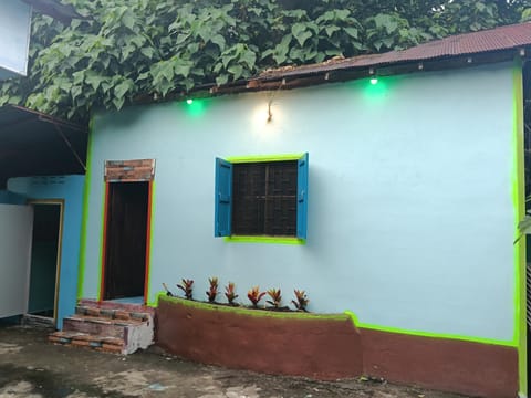 Easy sleep Hostel in Sala Dan