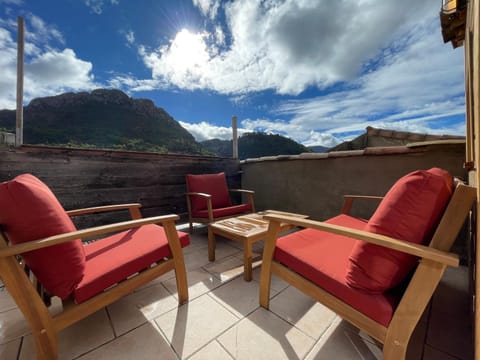 Patio, Day, Natural landscape, View (from property/room), Balcony/Terrace, Seating area, Mountain view