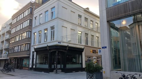 Property building, Area and facilities, Area and facilities