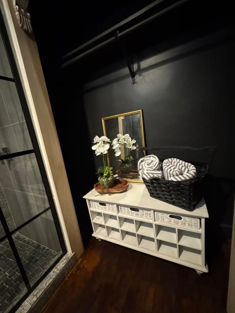 5 BR 4 Bath Dutch Cottage 3 ml from Buffalo Trace House in Frankfort