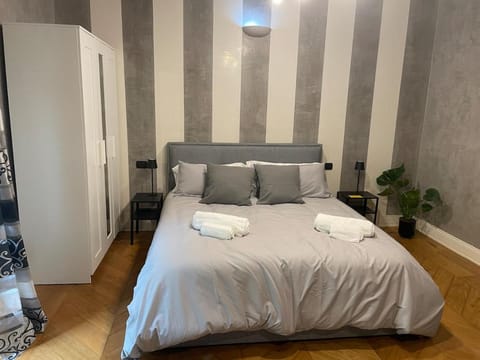 Bed, Photo of the whole room, Bedroom, towels, wardrobe