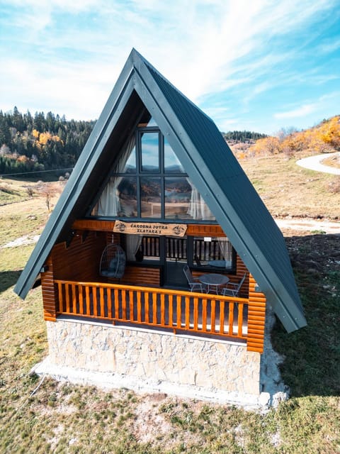 Property building, Day, Natural landscape, Mountain view