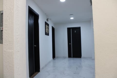 Céntrica habitación cama queen - Gran Nehtolli #6 - Sin Estacionamiento Capsule hotel in Hidalgo, Mexico