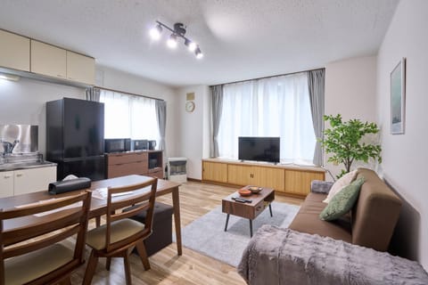 TV and multimedia, Kitchen or kitchenette, Living room, Dining area