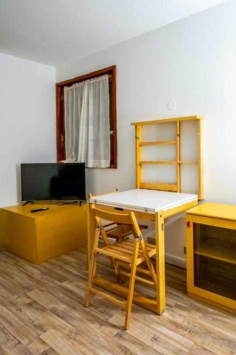 Cervinia Ski In Ski Out - Peak Studio Apartment in Breuil-Cervinia