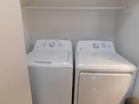 1BD Apt DFW South Irving I30 House in Irving