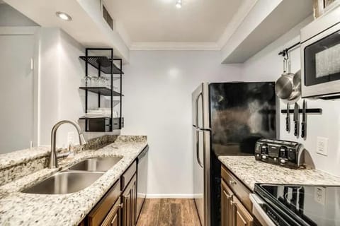 1BD Condo South Irving I28 House in Irving