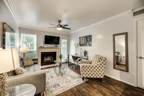 1BD Condo South Irving I28 House in Irving