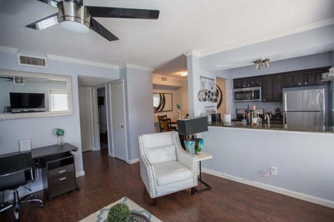 2BD Condo DFW South I14 House in Irving