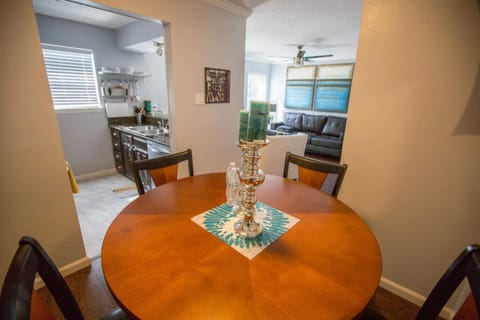 2BD Condo DFW South I14 House in Irving