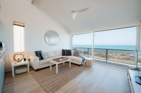 Living room, Sea view
