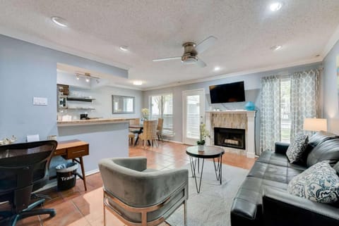 1BD Condo DFW South I04 House in Irving