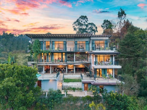 Property building, Spring, Day, Natural landscape, Garden, View (from property/room), Balcony/Terrace, Garden view