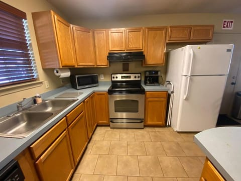 The Yellow Bench House House in Long Beach