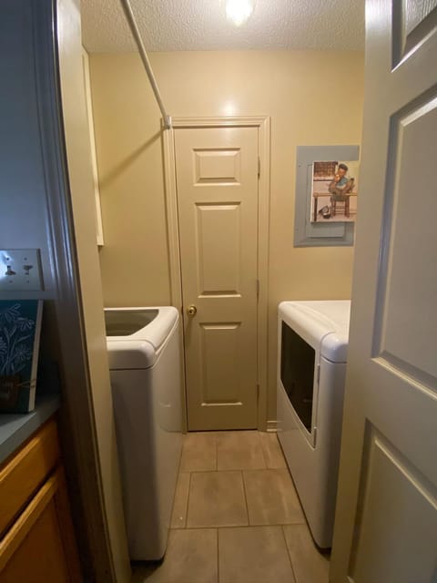 The Yellow Bench House House in Long Beach