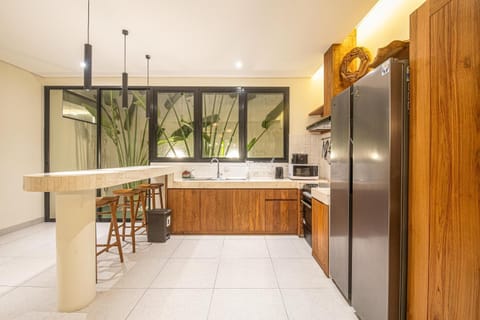 Chic 4-Br Villa in Central Seminyak, Beach 5 mins Villa in Kuta