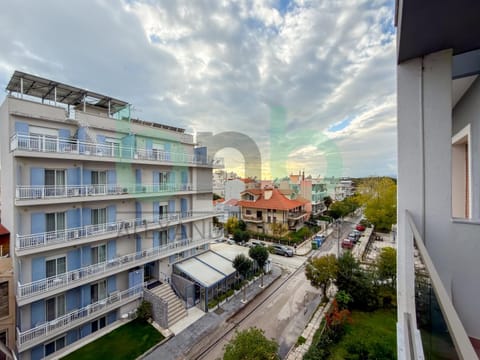 Spring, Day, Neighbourhood, City view, Street view, Location