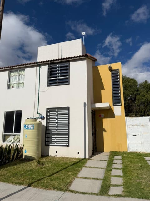 Cozy House with Private Garden in Pachuca House in Pachuca