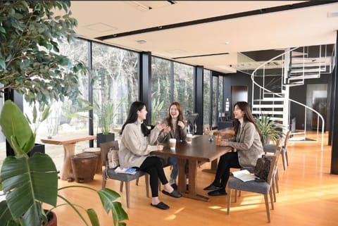 People, Living room, group of guests