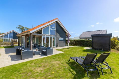 Zonnedorp 26 Renesse: Comfortabele Strandvakantie aan de Noordzee House in Noordwelle