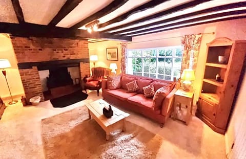 TV and multimedia, Living room, Seating area