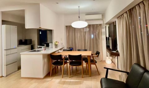 Kitchen or kitchenette, Seating area
