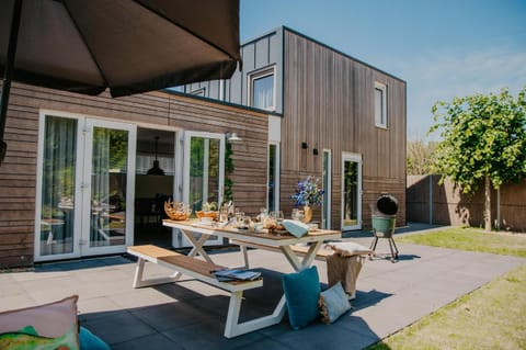 Lodge Jacques Cousteau XXL House in Renesse