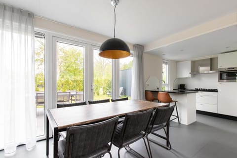 Lodge Jacques Cousteau XXL House in Renesse