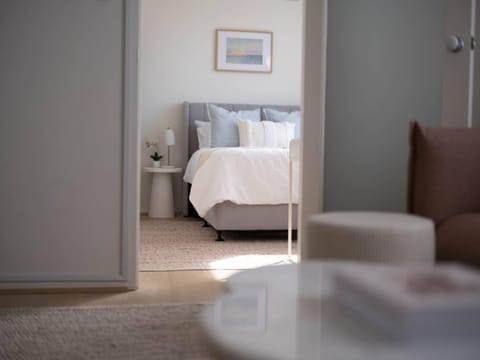 Bed, Photo of the whole room, Decorative detail, Bedroom