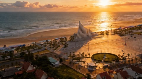Nearby landmark, Natural landscape, Bird's eye view, Beach, City view, Sea view, Sunrise, Sunset