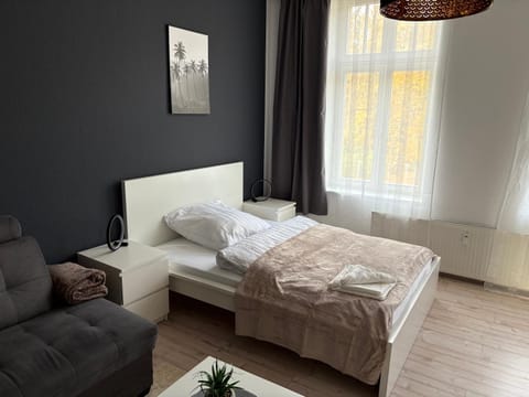Bed, Living room, Photo of the whole room, Seating area, Bedroom