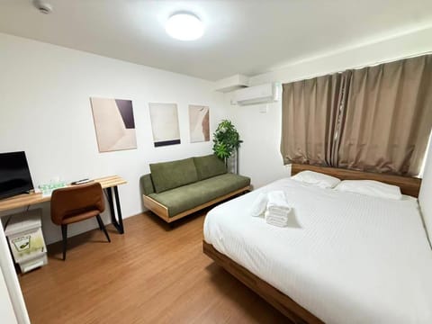 Communal lounge/ TV room, Bed, TV and multimedia, Bedroom