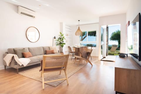 TV and multimedia, Living room, air conditioner