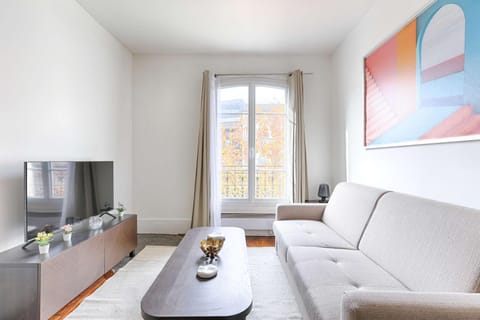 Cosy Studio Asnieres Apartment in Clichy