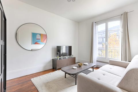 Cosy Studio Asnieres Apartment in Clichy