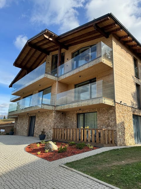 Property building, Balcony/Terrace