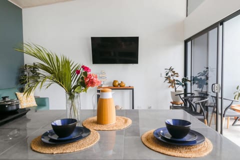 TV and multimedia, Coffee/tea facilities, Dining area