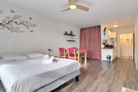 Bright and functional studio in the heart of Lyon 7 Apartment in Lyon