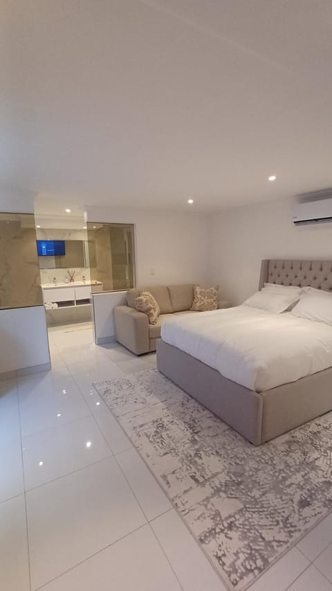 Bed, Bedroom, air conditioner