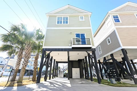 Magnolia Cottage House in Garden City
