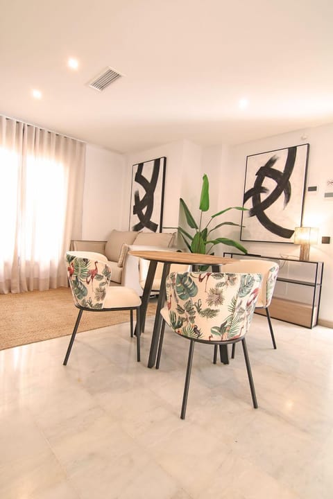 Seating area, Dining area