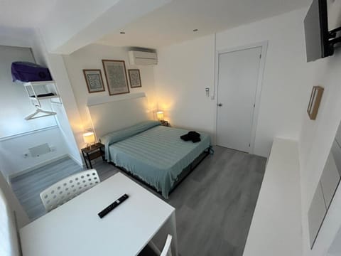 Rooms Mármol, junto a Puerta Toledo Bed and Breakfast in Centro