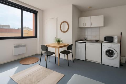 Bright studio in Nice - Mobility lease only - WIFI Apartment in Nice