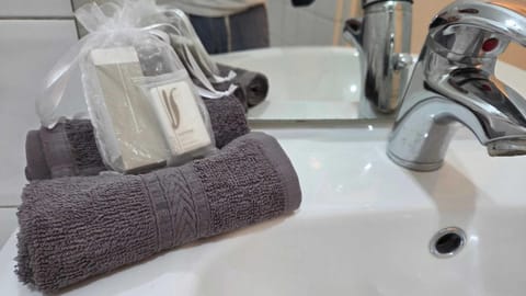 LX144 Bright & refined studio WIFI Mobility lease Apartment in Nice