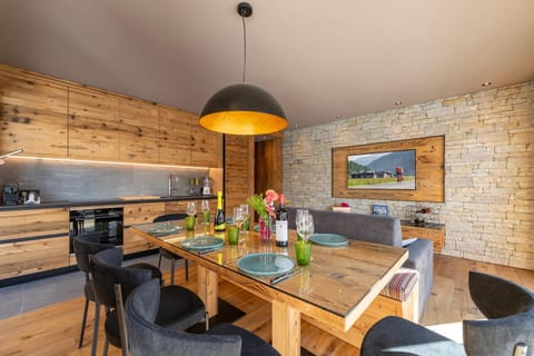 Kitchen or kitchenette, Dining area, Food