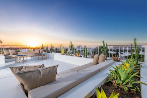 View (from property/room), Balcony/Terrace, Landmark view, Sunrise, Sunset