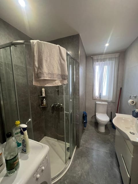 Shower, Toilet, Bathroom