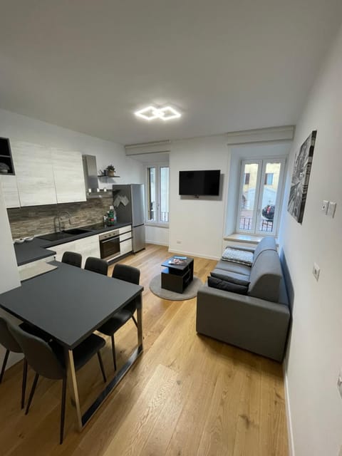 TV and multimedia, Kitchen or kitchenette, Photo of the whole room, Seating area, Dining area