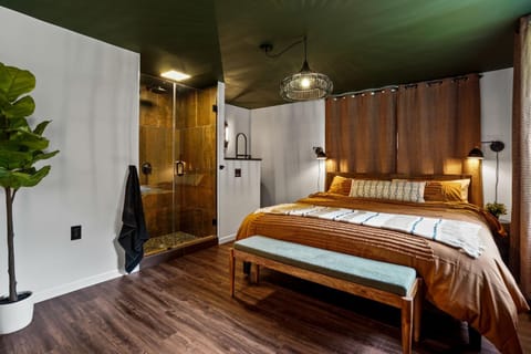 Tranquil Hocking Hills Cabin For 8-Hot Tub Games Cabin in Ohio