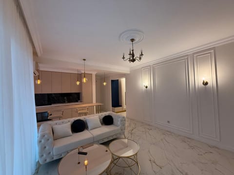 Kitchen or kitchenette, Living room, Seating area